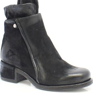 A.S. 98 LEATHER BOOT WITH SIDE ZIPPER 2” BLOCK HEEL. LINING: LEATHER SZ38